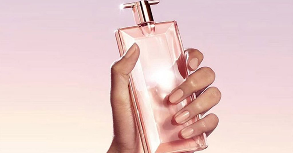 راهنمای کامل انتخاب عطر زنانه مناسب پاییز