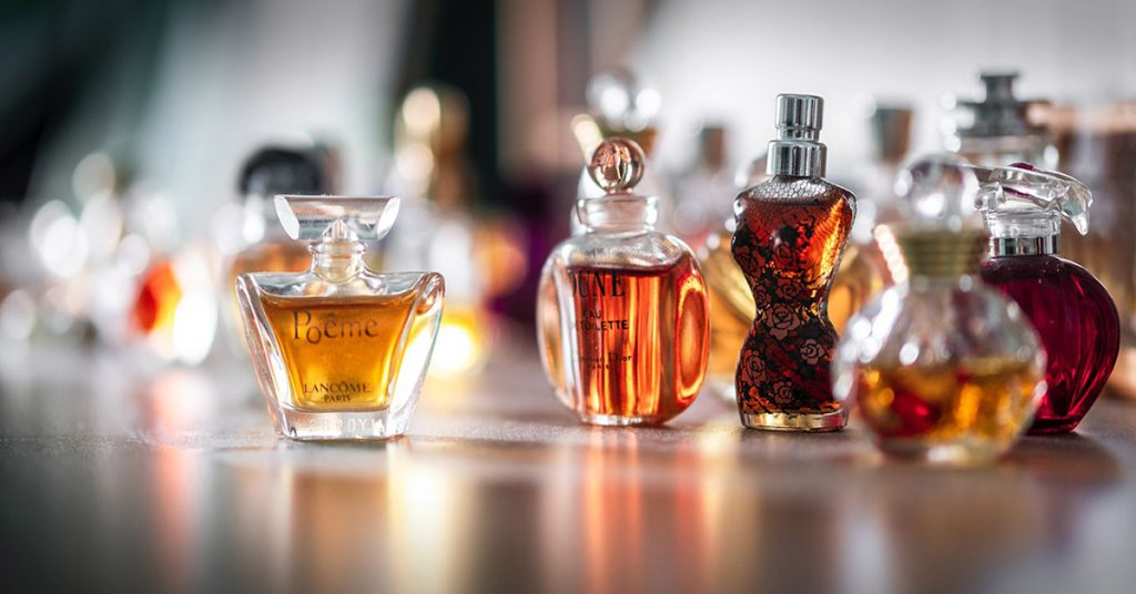 راهنمای جامع انتخاب عطر زنانه مناسب پاییز